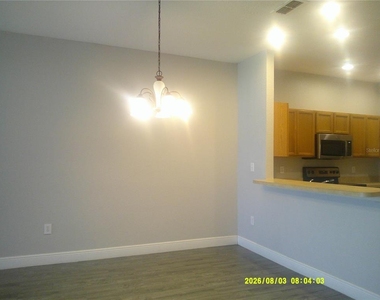 3098 Ashland Lane N - Photo Thumbnail 6