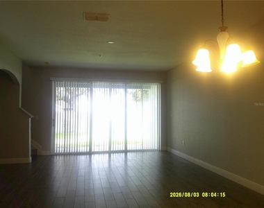 3098 Ashland Lane N - Photo Thumbnail 8