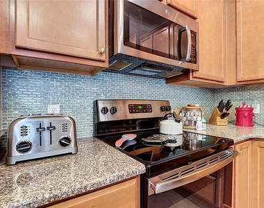 700 Shady Canyon Way - Photo Thumbnail 13