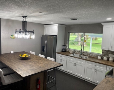2101 Palm Boulevard - Photo Thumbnail 2