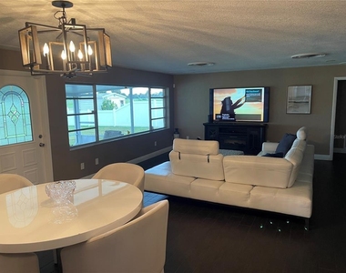 2101 Palm Boulevard - Photo Thumbnail 1