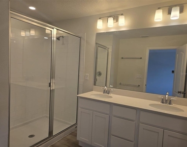 2802 Narcoossee Commons Way - Photo Thumbnail 13