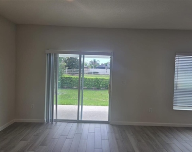 2802 Narcoossee Commons Way - Photo Thumbnail 6