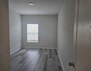 2802 Narcoossee Commons Way - Photo Thumbnail 11