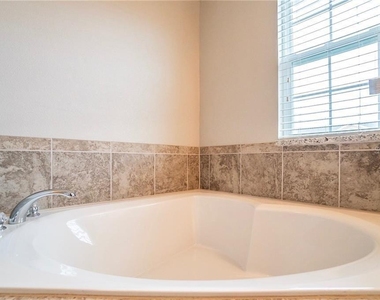 3595 Sanctuary Drive - Photo Thumbnail 4