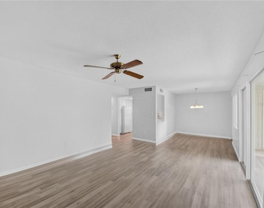 600 Fairways Circle - Photo Thumbnail 4