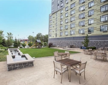 11-2 49th Avenue - Photo Thumbnail 4