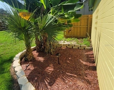962 Ne 5th Street - Photo Thumbnail 4