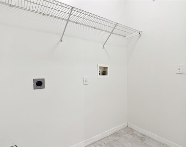 2944 Sunset Vista Boulevard - Photo Thumbnail 25
