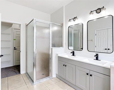 2944 Sunset Vista Boulevard - Photo Thumbnail 17