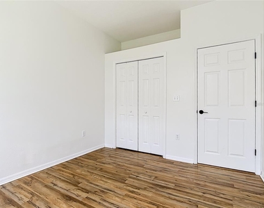 2944 Sunset Vista Boulevard - Photo Thumbnail 29