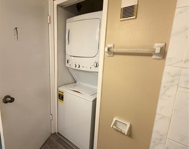 4714 Sutton Terrace - Photo Thumbnail 21