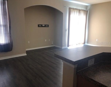 6638 S Goldenrod Road - Photo Thumbnail 7
