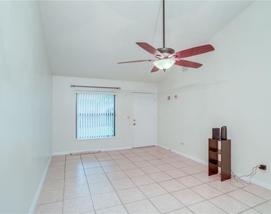 407 Douglas Way - Photo Thumbnail 4