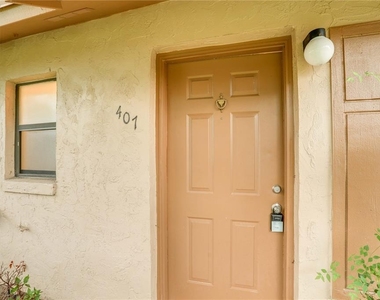 407 Douglas Way - Photo Thumbnail 2