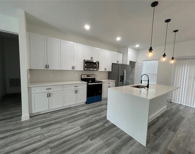 14445 Sw 42nd Terrace Road - Photo Thumbnail 2