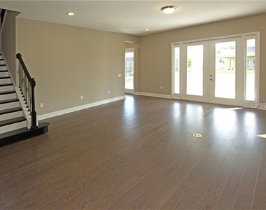 8712 Crescendo Avenue - Photo Thumbnail 4