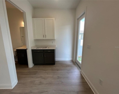 16902 Hamlin Oasis Loop - Photo Thumbnail 7