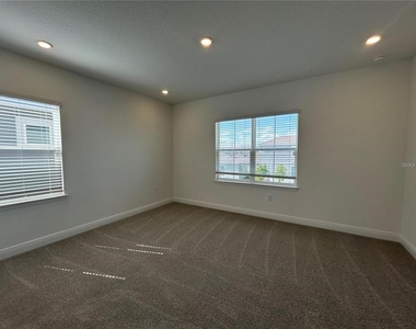 16902 Hamlin Oasis Loop - Photo Thumbnail 10