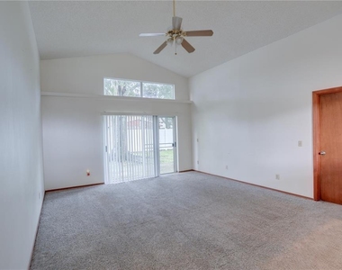 10038 Little Teak Street - Photo Thumbnail 5