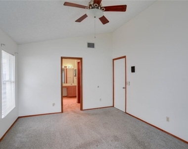 10038 Little Teak Street - Photo Thumbnail 8
