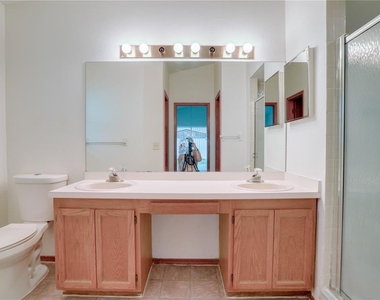 10038 Little Teak Street - Photo Thumbnail 9