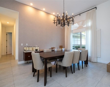 9002 Pinnacle Circle - Photo Thumbnail 7
