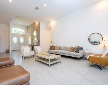 9002 Pinnacle Circle - Photo Thumbnail 9