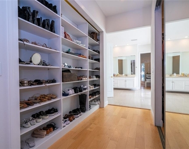 9002 Pinnacle Circle - Photo Thumbnail 24