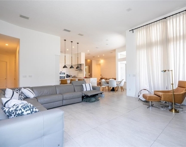 9002 Pinnacle Circle - Photo Thumbnail 14