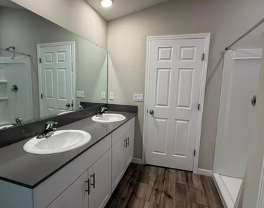 4904 Mainsail Street - Photo Thumbnail 23