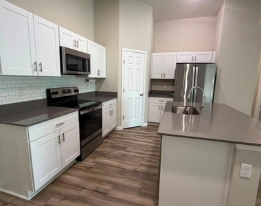 4904 Mainsail Street - Photo Thumbnail 5