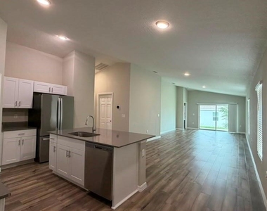 4904 Mainsail Street - Photo Thumbnail 6