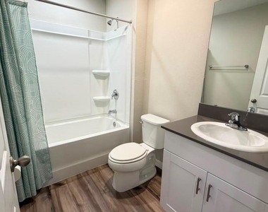 4904 Mainsail Street - Photo Thumbnail 14