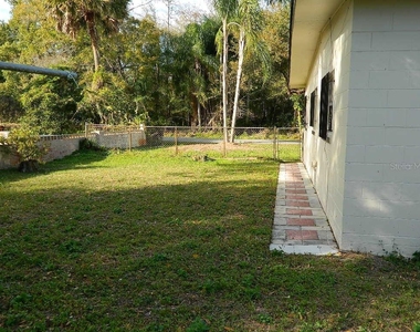 944 Kensington Drive - Photo Thumbnail 24