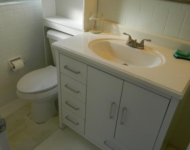 944 Kensington Drive - Photo Thumbnail 11