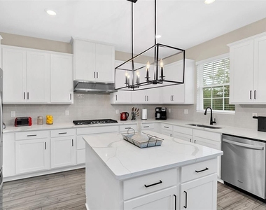 1390 Remick Court - Photo Thumbnail 11