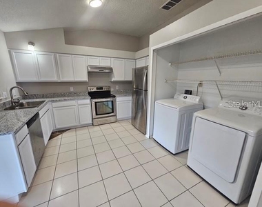 10148 Pink Carnation Court - Photo Thumbnail 11