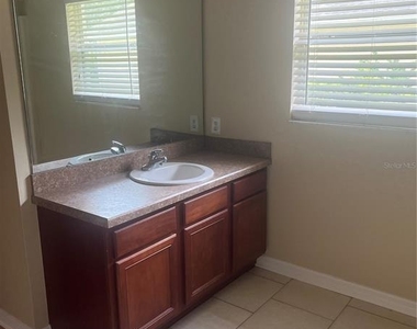 375 Maudehelen Street - Photo Thumbnail 14