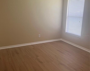 375 Maudehelen Street - Photo Thumbnail 17