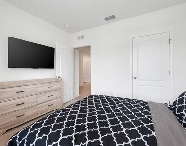 3041 Tobago Drive - Photo Thumbnail 19