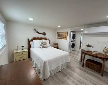 1357 Lakeshore Drive - Photo Thumbnail 16