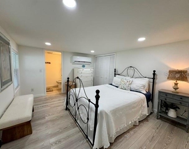 1357 Lakeshore Drive - Photo Thumbnail 15