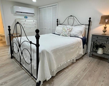 1357 Lakeshore Drive - Photo Thumbnail 12