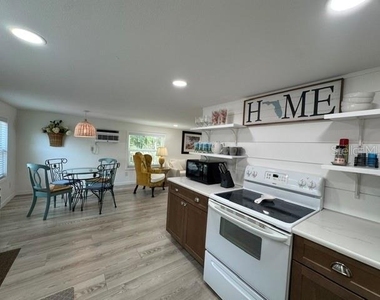 1357 Lakeshore Drive - Photo Thumbnail 5