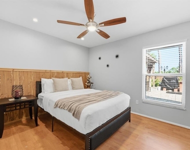 2976 Stillwater Drive - Photo Thumbnail 12