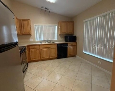 635 Nighthawk Circle - Photo Thumbnail 12