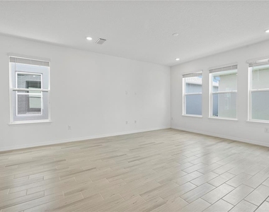 15153 Summer Harvest Street - Photo Thumbnail 12
