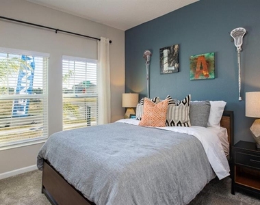 643 Grove Street - Photo Thumbnail 10