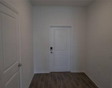 643 Grove Street - Photo Thumbnail 5